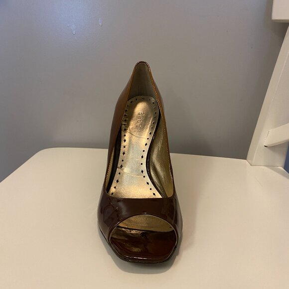 BCBGirls Ariel Brown Ombre Patent Peep Toe Heels Size 8 - Picture 3 of 10
